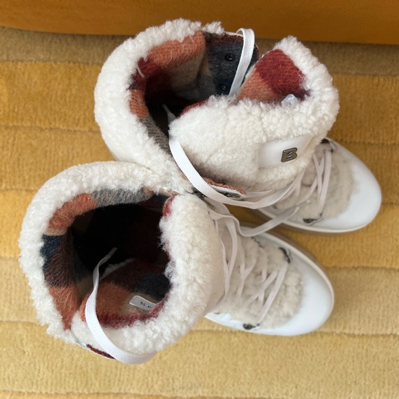 White Bogner Women’s Swansea Shearling Boots - Picture 5 of 9